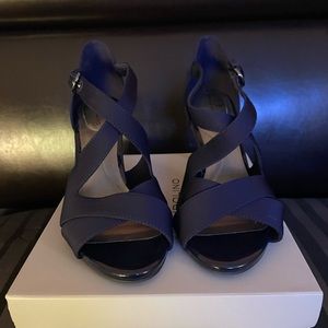 New‼️ Navy Blue Bandolino ladies shoes
